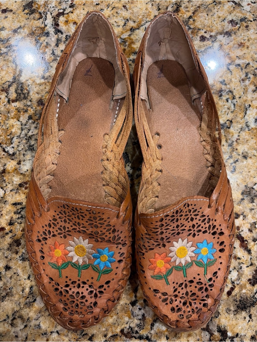Vintage Brown Leather Slip-On Sandals Embroidered Floral Huarache size 8.5/9